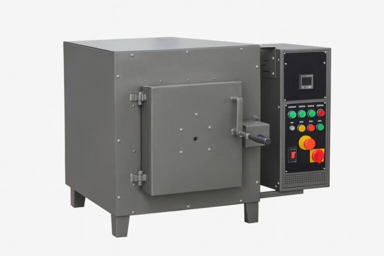 Por que o forno mufla é essencial em laboratórios de materiais?