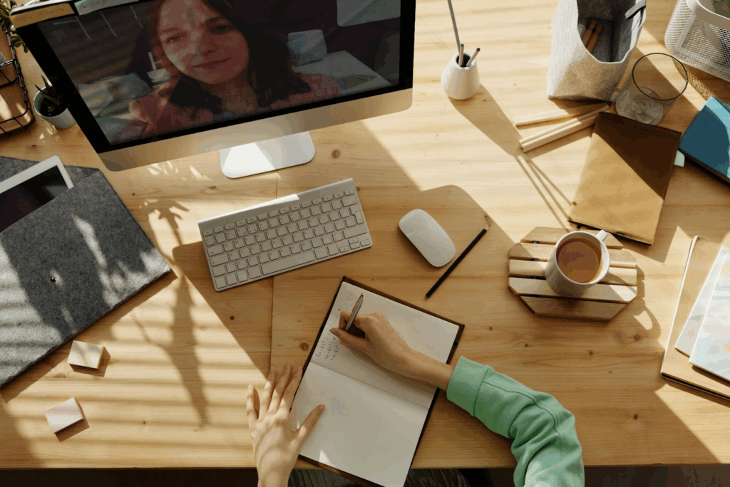 Como aproveitar os descontos da Black Friday para escolher o monitor ideal para seu Mac