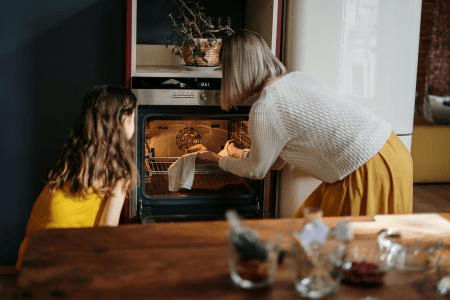 Forno a gás ou elétrico: saiba qual é ideal para cada preparo