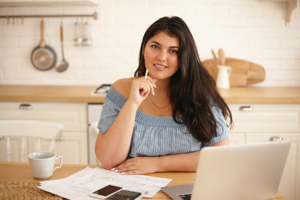 Vale a pena investir em FIIs com Selic alta? Confira os prós e contras!