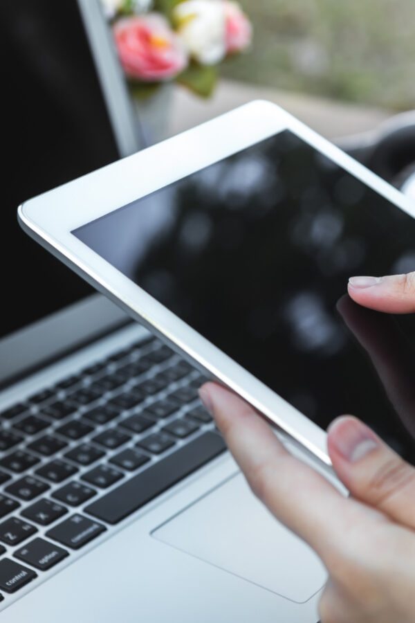 Como escolher um tablet ou um notebook bom e barato para estudar e trabalhar em casa